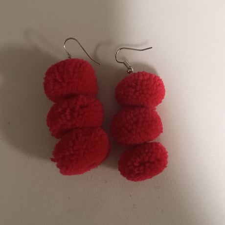 Pompom earrings