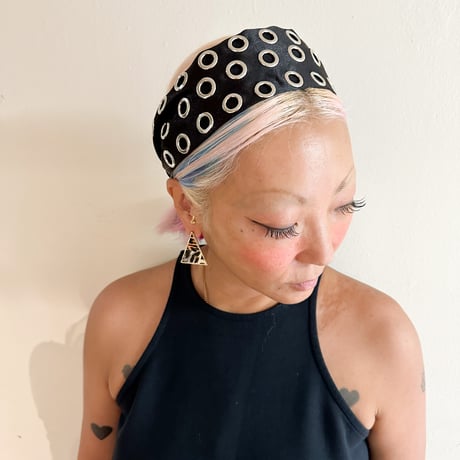 Headband w eyelet