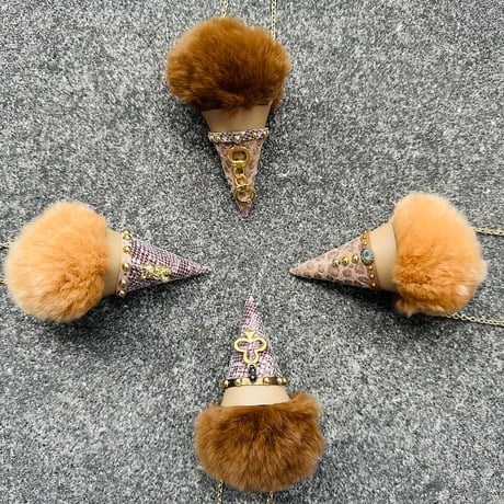 kyo505 x burself ice cream necklace