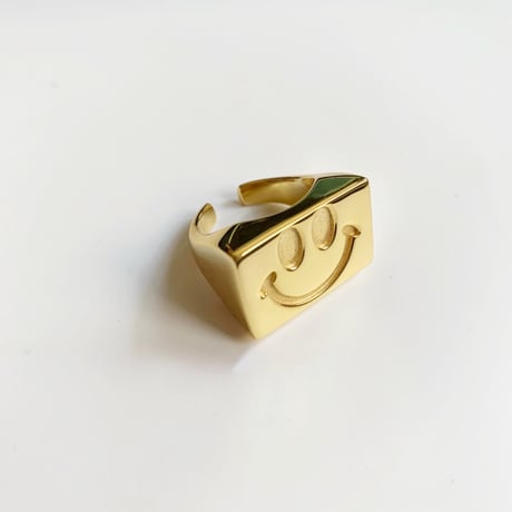 Rec smiley ring
