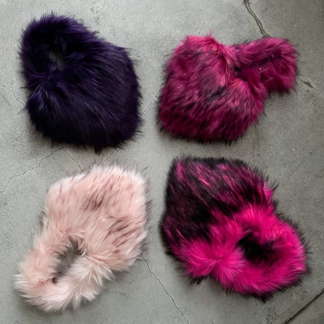Lux eco fur heart bag w clip pierce
