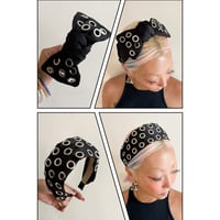 Headband w eyelet