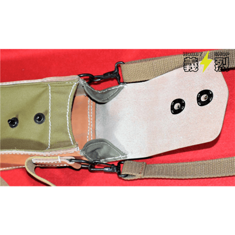 日本軍軽機関銃弾倉入（複製品）