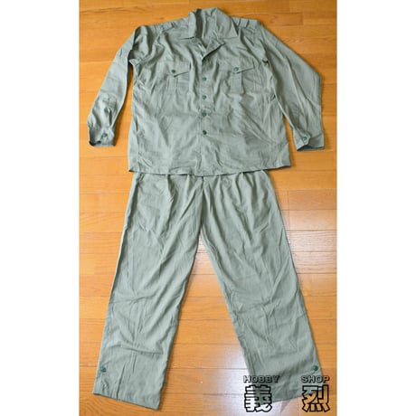 ベトナム人民軍　制服⭐︎長袖 北部：ベトナム人民軍の新冬服を試験導入 [社会] - VIETJOベトナムニュース