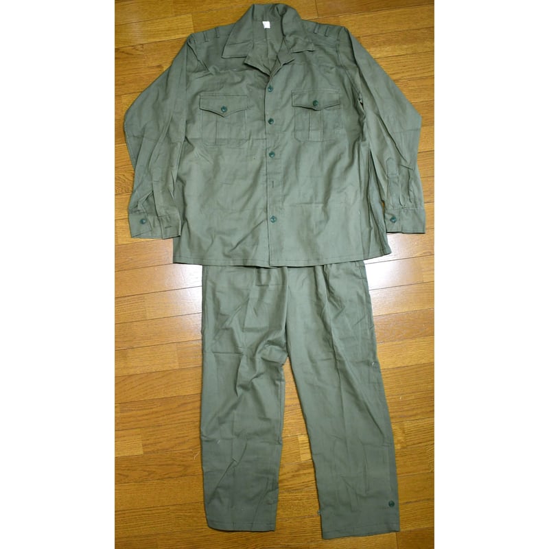 ベトナム人民軍 自衛軍 民兵 Dân quân tự vệ 作業服 サイズ5B ベトナム人民軍 自衛軍 民兵 Dân quân tự vệ 作業服 サイズ5B - メルカリ