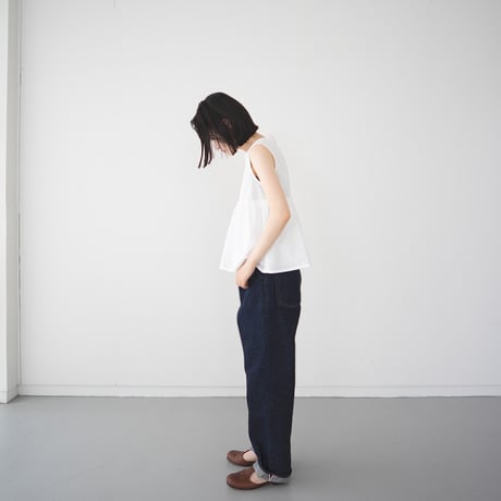 organic long-staple cotton/gathered sleeveless top /white
