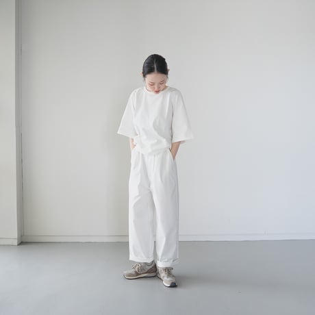 relaxed wide pants/white