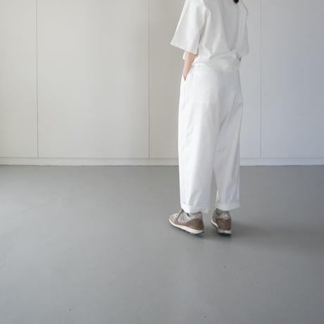 relaxed wide pants/white