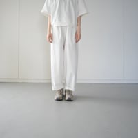 relaxed wide pants/white