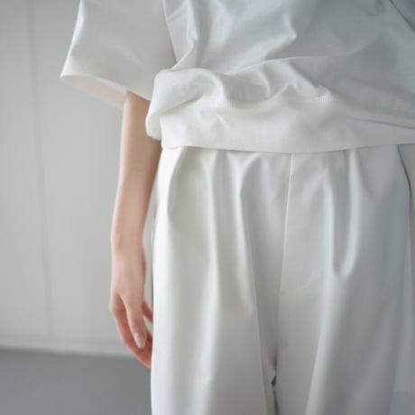 relaxed wide pants/white