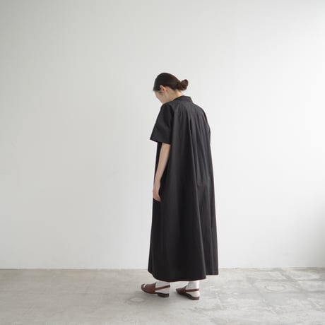 open collar pullover one piece/black