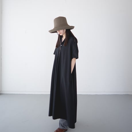 open collar pullover one piece/black