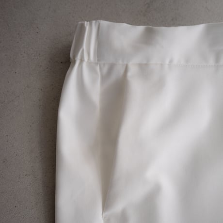 relaxed wide pants/white