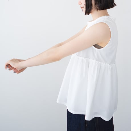 organic long-staple cotton/gathered sleeveless top /white