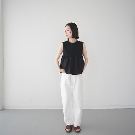 organic long-staple cotton/gathered sleeveless top /black
