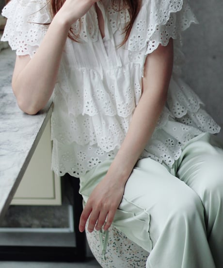 （select）パンチングレースブラウス