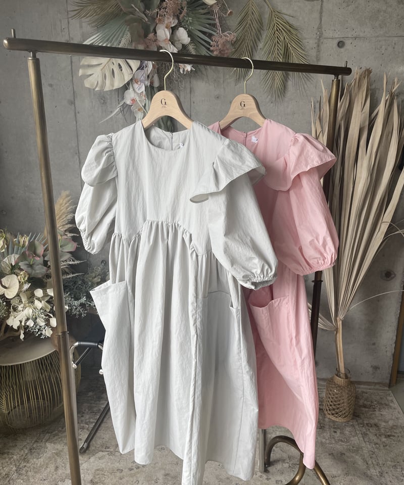 ビーボさま専用　抜群に可愛い形♡SelfPortraitパフスリーブトップス美品 ビーボさま専用 抜群に可愛い形♡SelfPortraitパフスリーブ