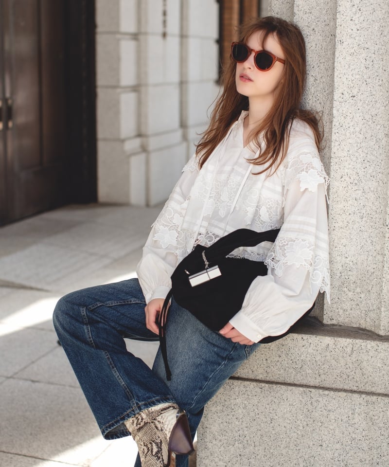 新品未使用MAISON MARBLE フラワーレースブラウス 新品未使用MAISON MARBLE フラワーレースブラウス