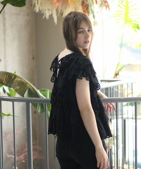 （select）パンチングレースブラウス