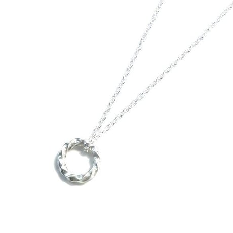 捻りリングシルバーネックレス　レディース用
