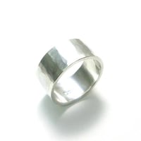 槌目模様 シルバーリング　10mm幅 リングサイズ 5号～20号
