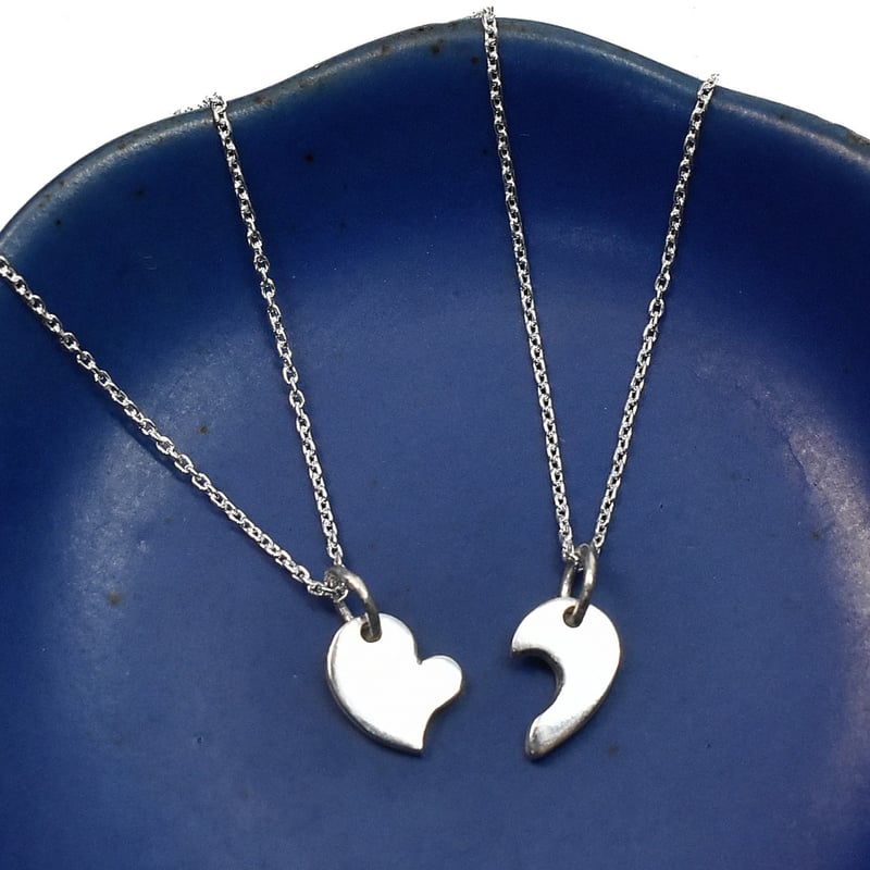 ハート シルバー ペアネックレス☆ カップル・親子・親友・姉妹の方に