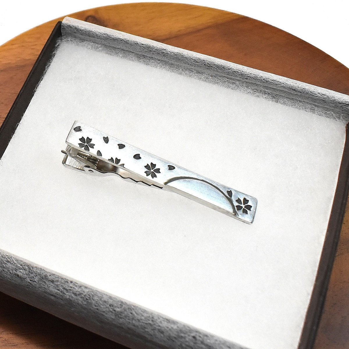 満月と桜 シルバーネクタイピン 燻し仕上げ | シルバーアクセサリー