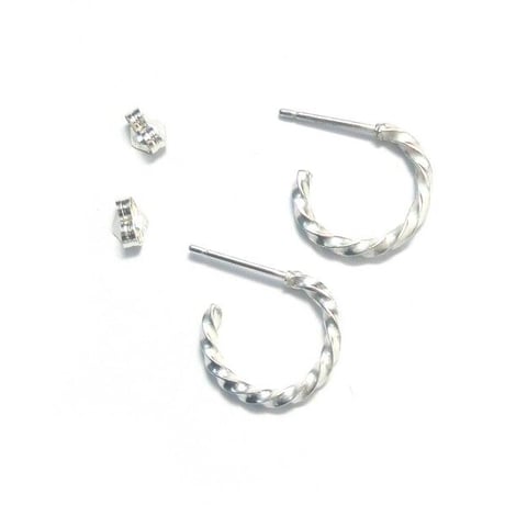 ツイスト シルバー フープピアス　両耳用