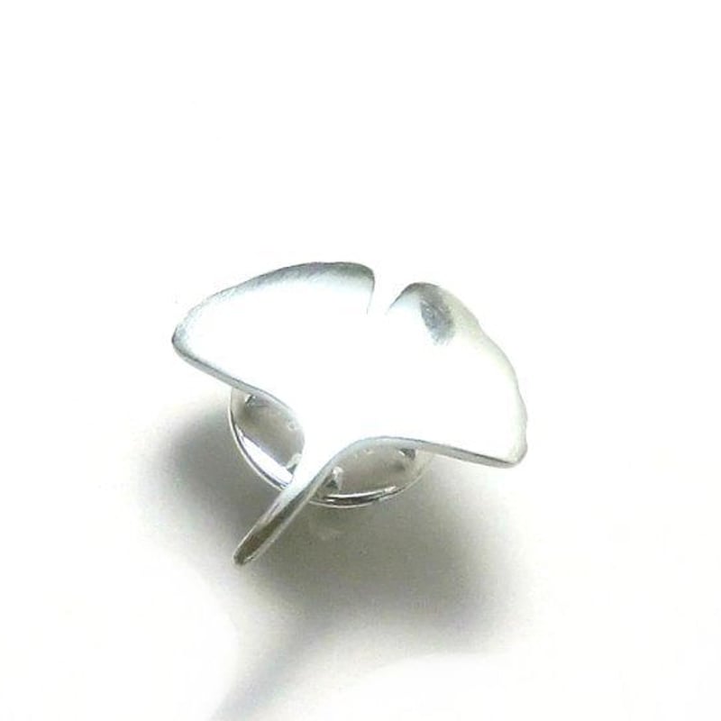 銀杏のシルバーピンブローチ | シルバーアクセサリー工房アンク