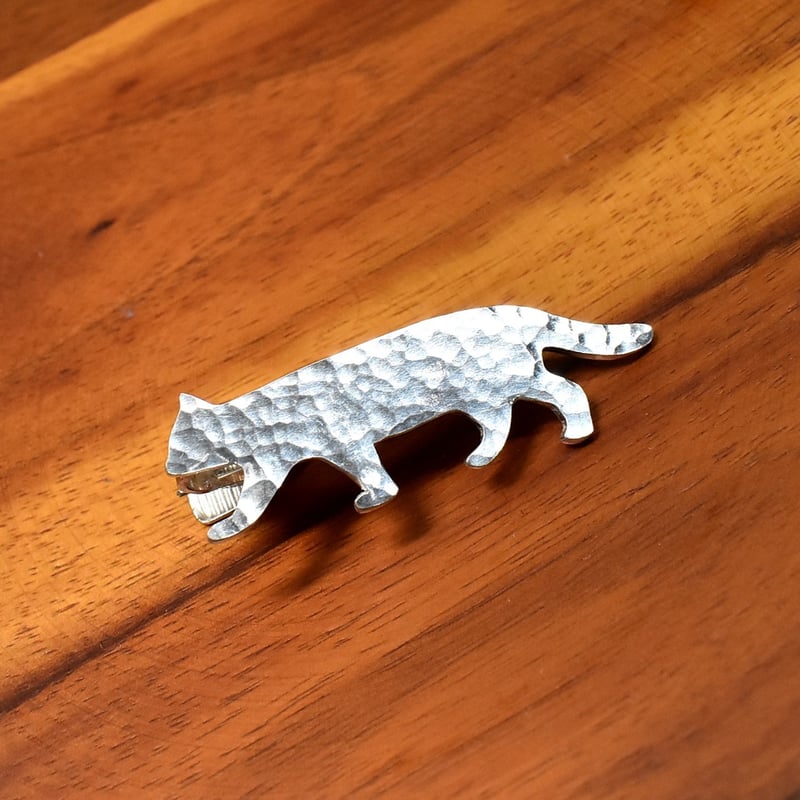 猫 シルエット 槌目模様 シルバーネクタイピン | シルバーアクセサリー