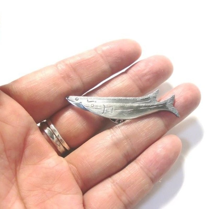 2匹の秋刀魚（サンマ) シルバー ピンブローチ | シルバーアクセサリー