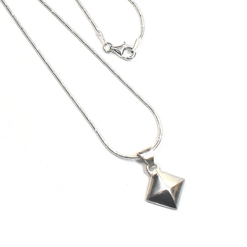 ピラミッド シルバーネックレス ひし形 | シルバーアクセサリー ピラミッド シルバーネックレス ひし形 | シルバーアクセサリー