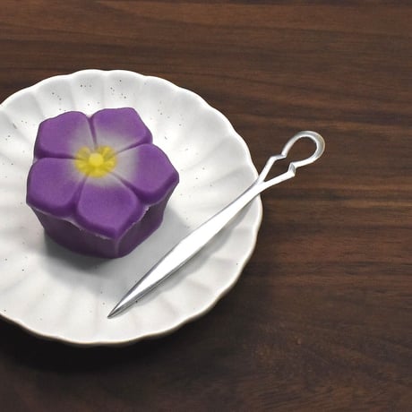 銀の菓子楊枝　透かし模様