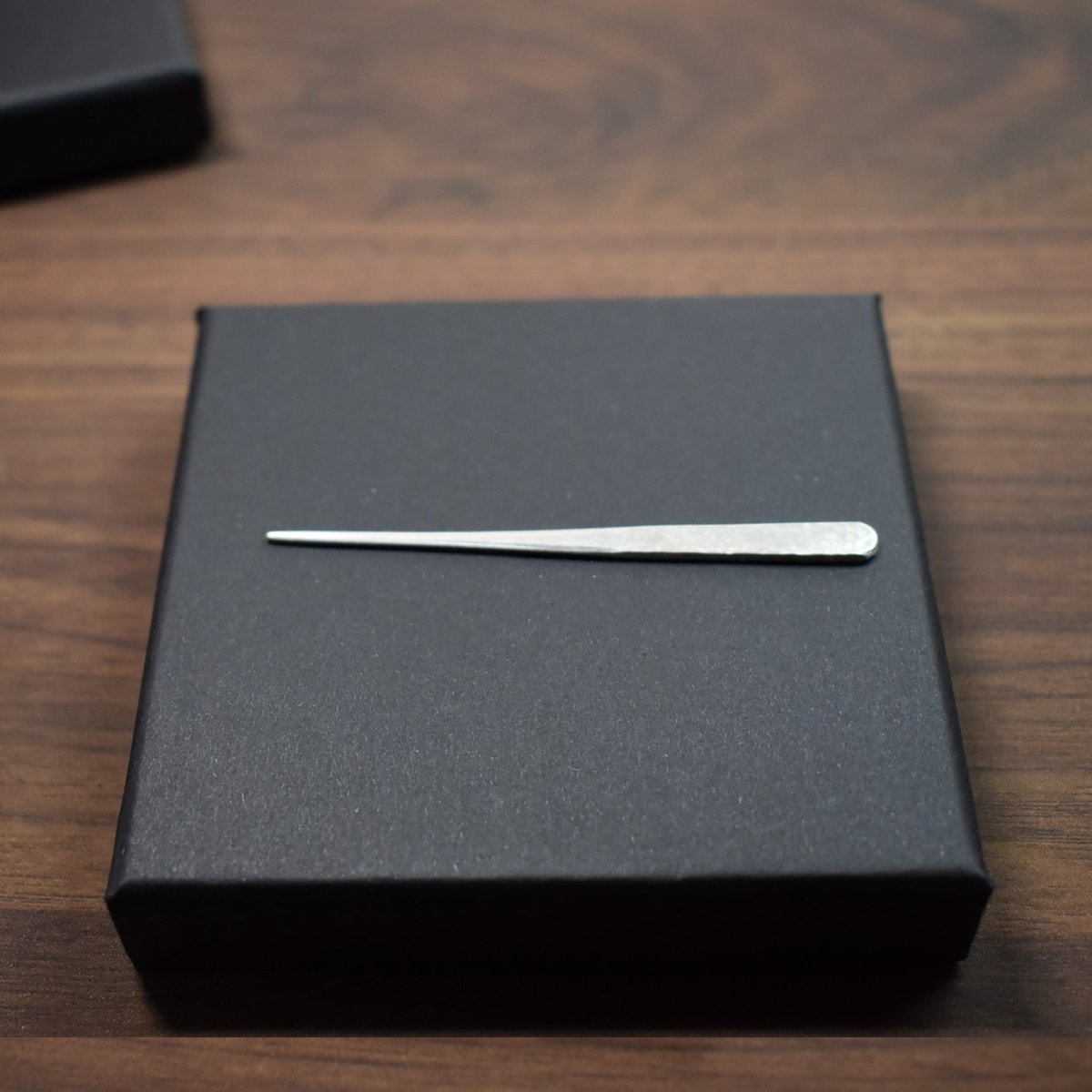 銀製 シンプル 槌目模様の菓子切り 楊枝 サイズ小 | シルバー