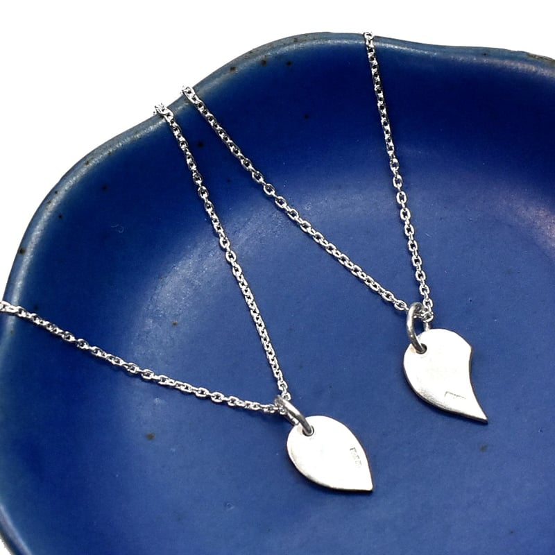 シンプル シルバー ペアネックレス☆ カップル・親友・姉妹・母娘の方