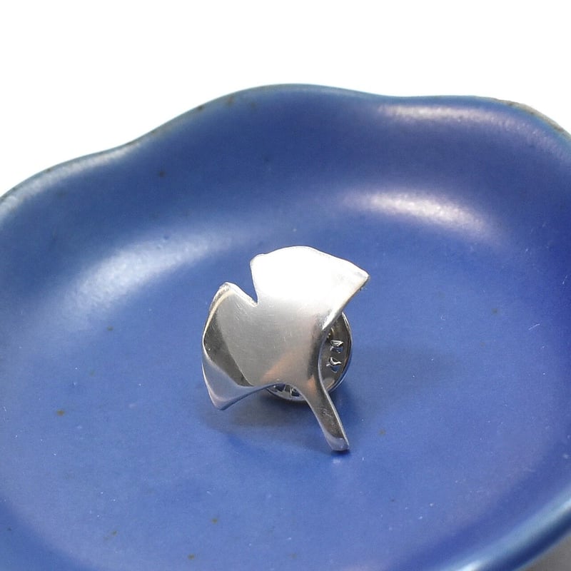 ティファニー　ブローチ　イチョウモチーフ　銀杏　ピンバッチ　シルバー925 箱 ティファニー ブローチ イチョウモチーフ 銀杏 ピンバッチ シルバー925