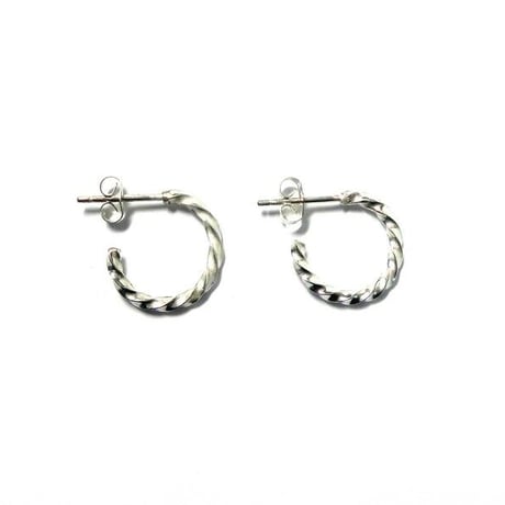ツイスト シルバー フープピアス　両耳用