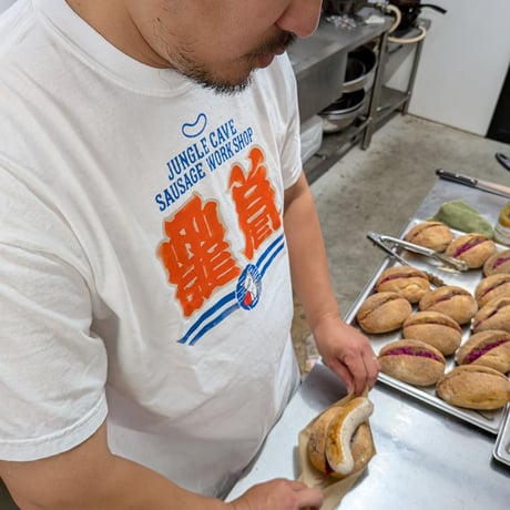 JUNGLE CAVE SAUSAGE×toibase Collaboration tee
