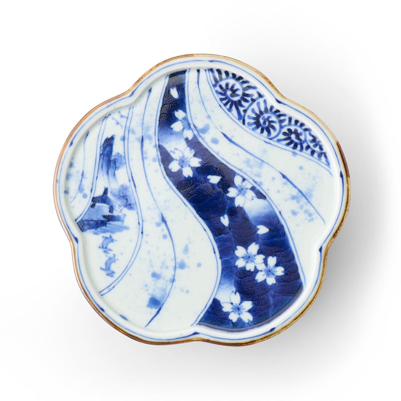 福泉窯 染付変り絵捻り紋花型蓋物(大) | 高級美術有田焼 柳屋 福泉窯 染付変り絵捻り紋花型蓋物(大) | 高級美術有田焼 柳屋