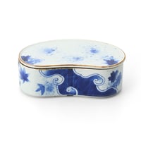 福泉窯 染付山水朱巻三閑人6寸高台皿 | 高級美術有田焼 柳屋