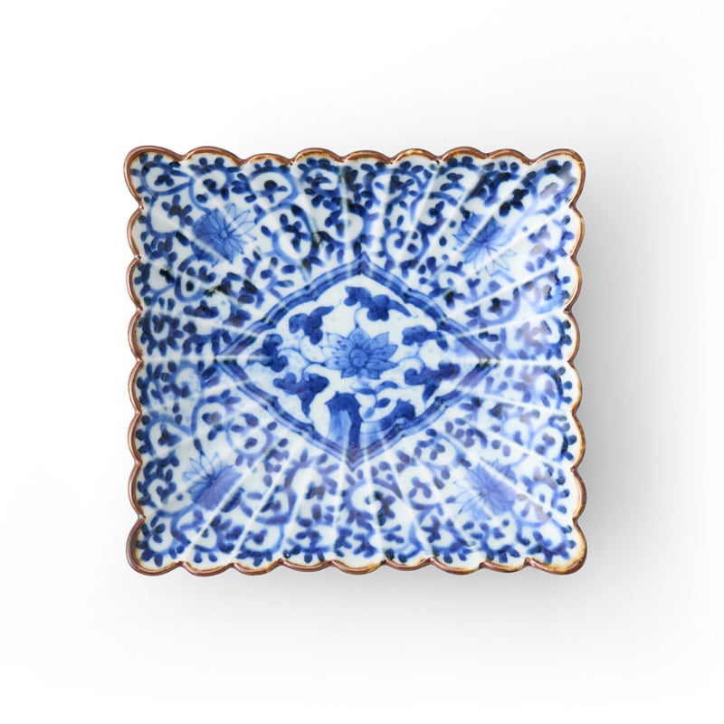 福泉窯 染付濃蛸唐草木甲間取草花菊割長角六寸皿 | 高級美術