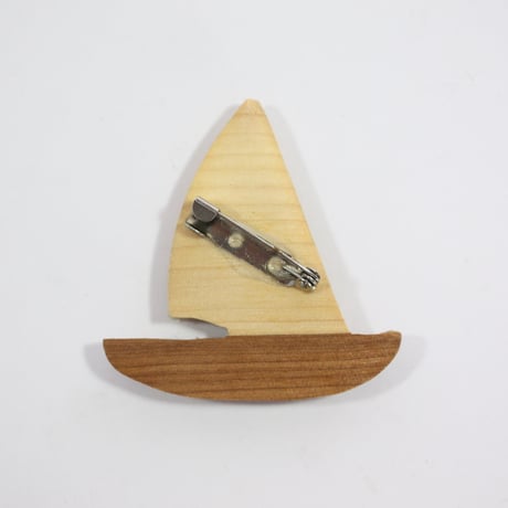 【Wood Jewel】【新品】フィンランド「ウッドジュエル」ブローチ "Sailboat（帆ボート）” 250701-043