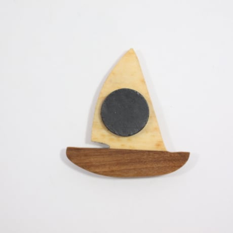 【Wood Jewel】【新品】フィンランド「ウッドジュエル」マーグネット "Sailboat（帆ボード）” 250701-078