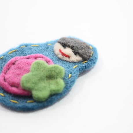 【Amica Felt】【新品】「アミカフェルト」"Russian Doll”ブローチ 250701-005