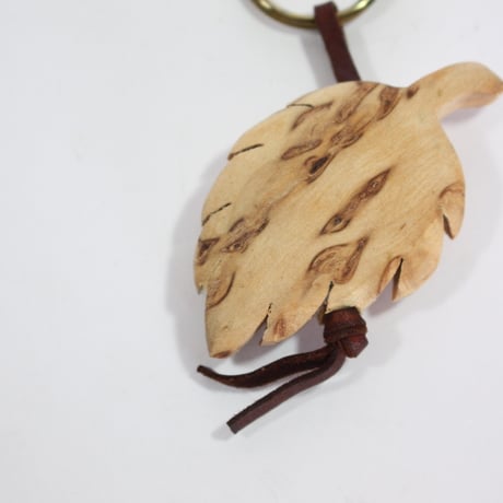 【Wood Jewel】【新品】フィンランド「ウッドジュエル」キーリング "Leaf（葉）” 250701-072