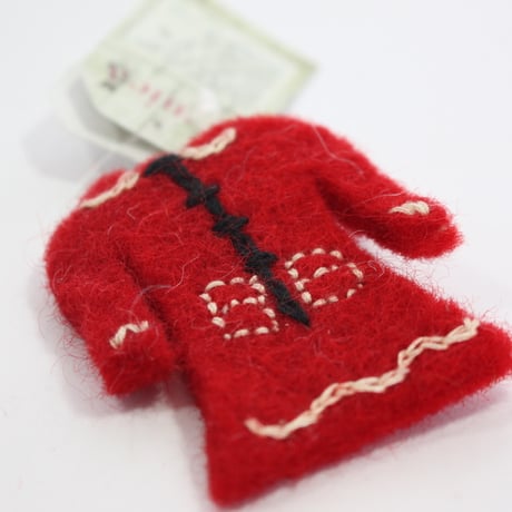 【Amica Felt】【新品】「アミカフェルト」"Clothes”ブローチ 250701-052