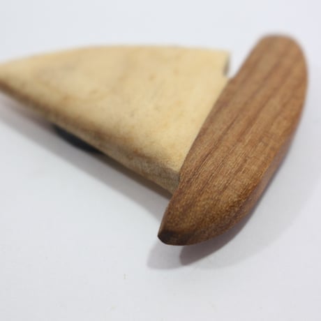 【Wood Jewel】【新品】フィンランド「ウッドジュエル」マーグネット "Sailboat（帆ボード）” 250701-074