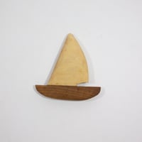 【Wood Jewel】【新品】フィンランド「ウッドジュエル」マーグネット "Sailboat（帆ボード）” 250701-070