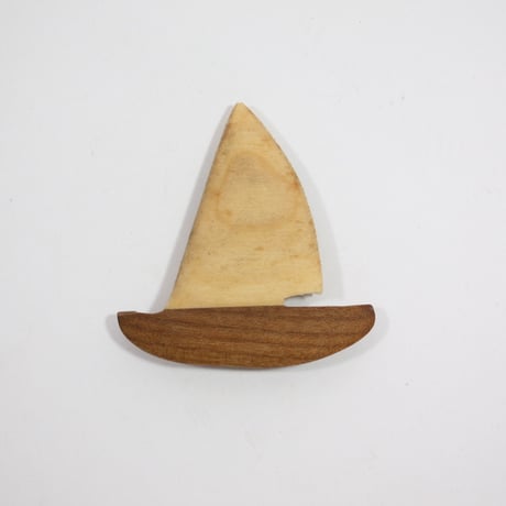 【Wood Jewel】【新品】フィンランド「ウッドジュエル」マーグネット "Sailboat（帆ボード）” 250701-074