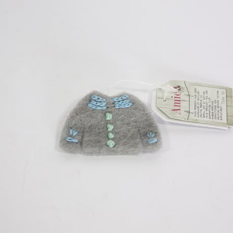 【Amica Felt】【新品】「アミカフェルト」"Clothes”ブローチ 250701-036